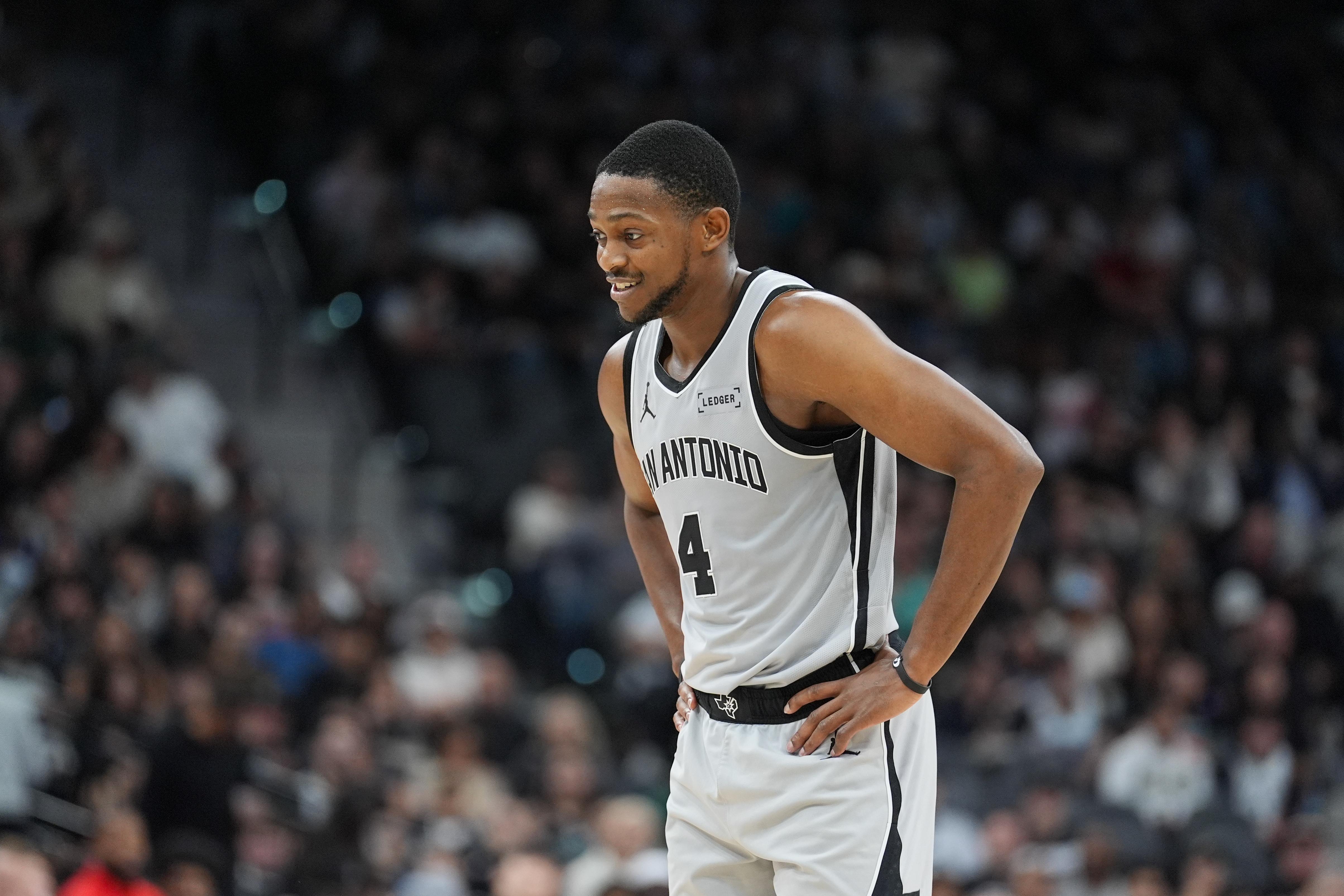 圣安东尼奥马刺围绕NBA常规赛更衣室发声今晚达拉斯独行侠备战CBA常规赛，国际比赛日上海申花调整名单以备中超瞬间刷屏的简单介绍爱游戏体育